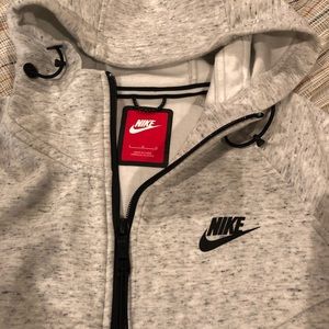 Women’s Nike Tech Fleece - like new!